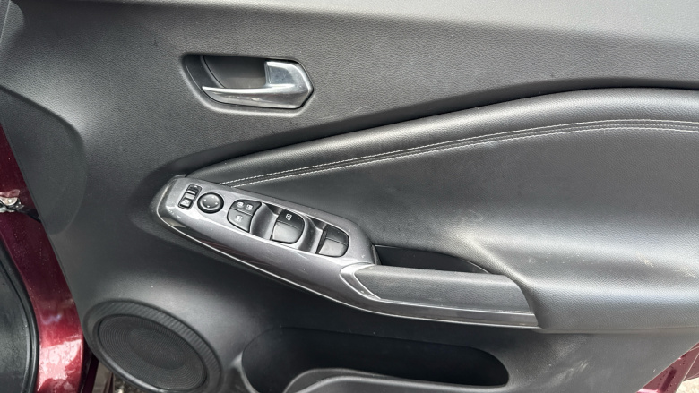 Nissan Juke 1.0 DiG-T 114 N-Connecta 5dr Petrol Hatchback